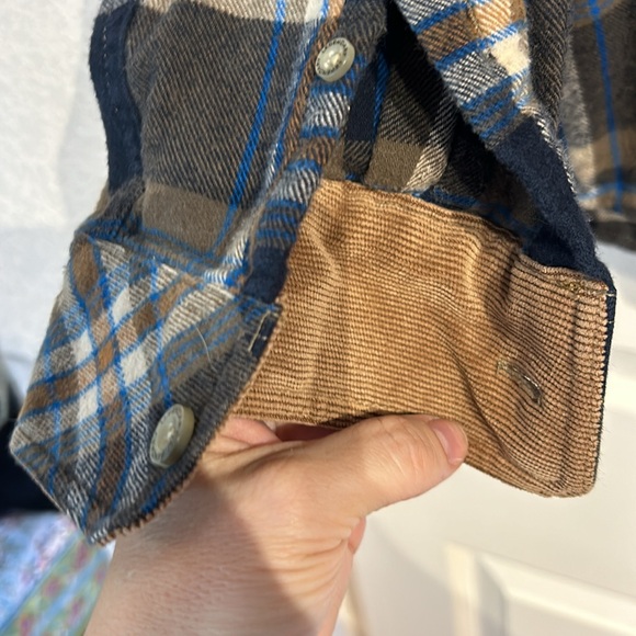 Legendary Whitetails Plaid Flannel Workshirt - Picture 5 of 9